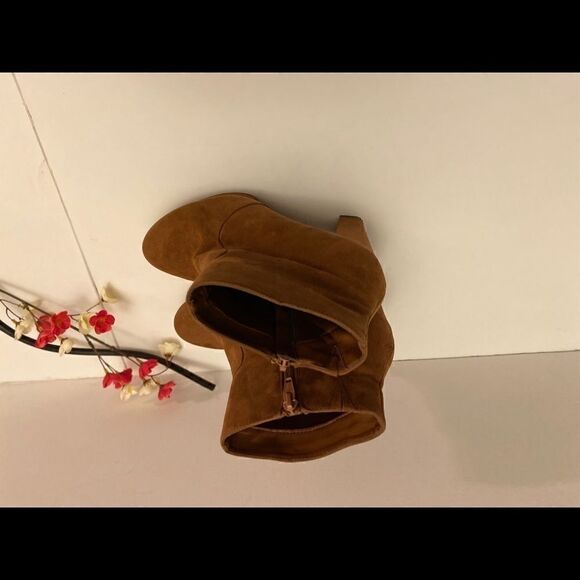 🛍Mossimo Supply co. Ankle  Suede Platform boots Size:9 - Picture 5 of 6